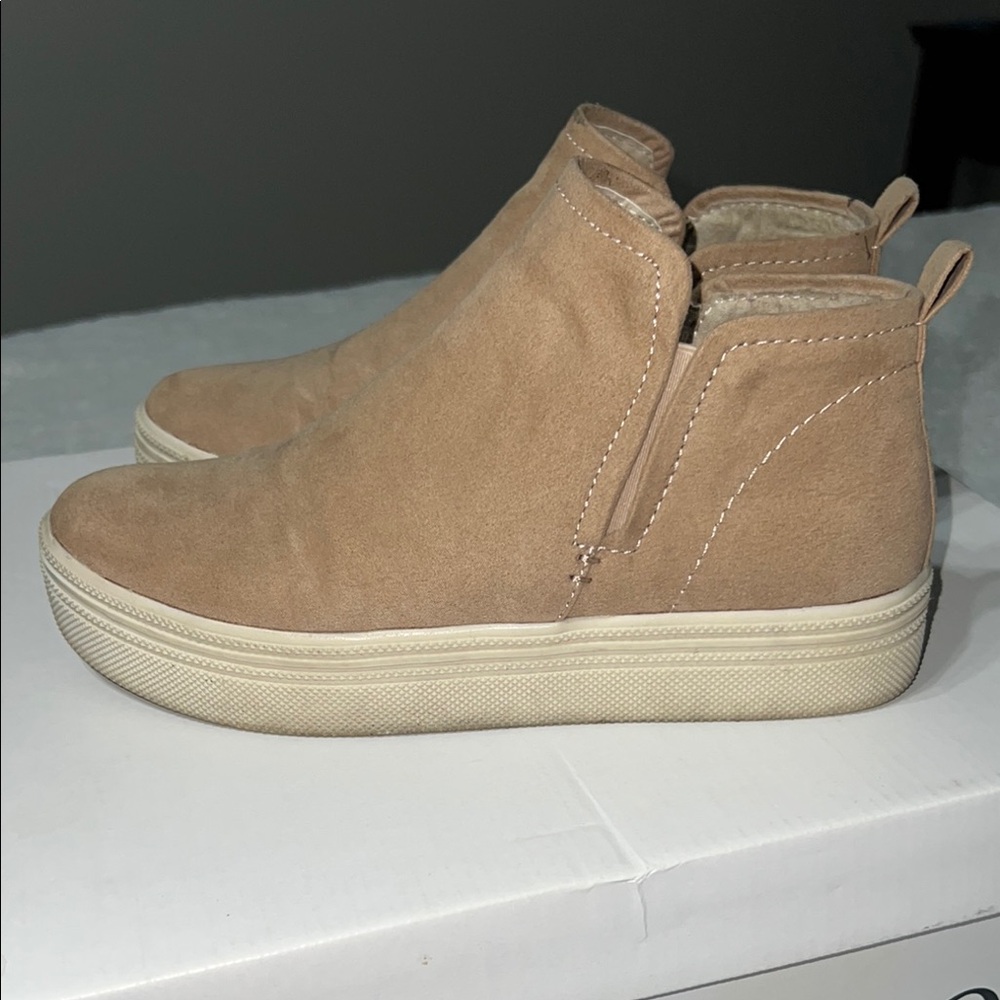 Dolce Vita Tan Suede Platform Sneakers